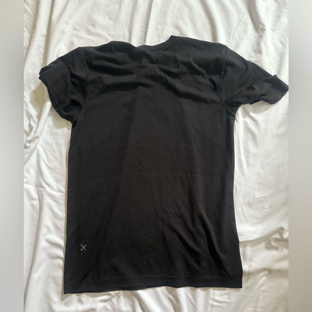 Lululemon metal vent tee